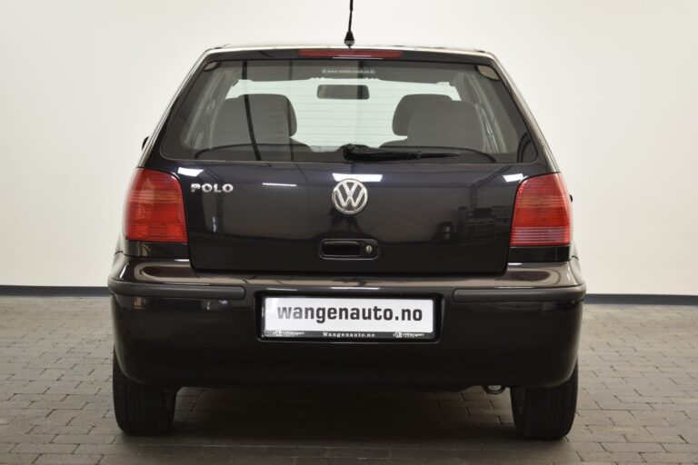 A black Volkswagen Polo car is shown from the rear with visible taillights, trunk emblem, and license plate bearing "wangenauto.no.